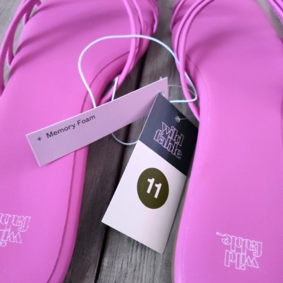 New Wild Fable Pink Heart Charm Strappy Sandals in Pink Size 11 🩷 - Picture 5 of 6